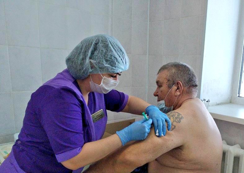 🔸Сегодня поликлиника в Дубовом Умёте #Волжскийрайон тоже дала старт вакцинации против #COVID19.
🔸Кабинеты готовы, персонал профессиональный, врач осматривает, знакомит с особенностями прививки.
🔸Это третий пункт, где вакцинируют: Южный город, П.Дубрава, Д.Умёт.

<a href="/DN_Lisitsa/">Дмитрий Николаевич Лисица</a>