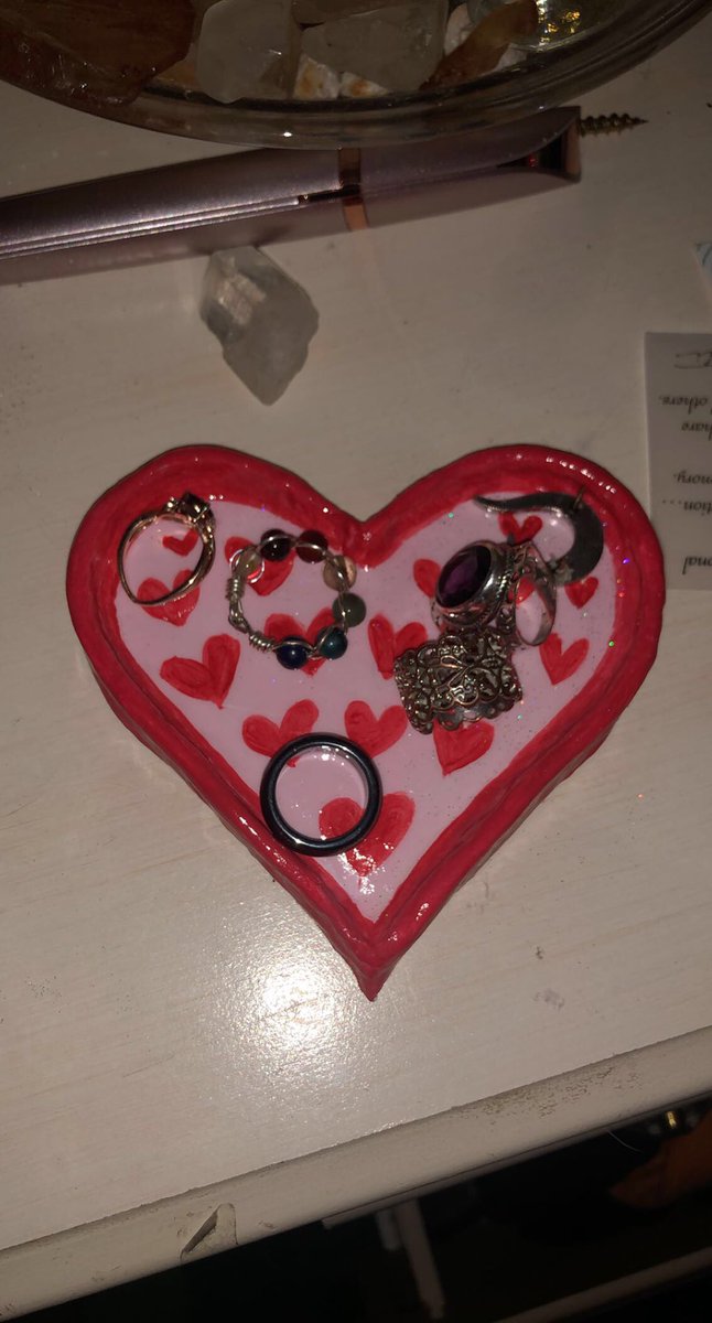 ashjascowski's tweet photo. I make clay and will sell custom made art if anyone’s interested! https://t.co/uXYCJHzCCz