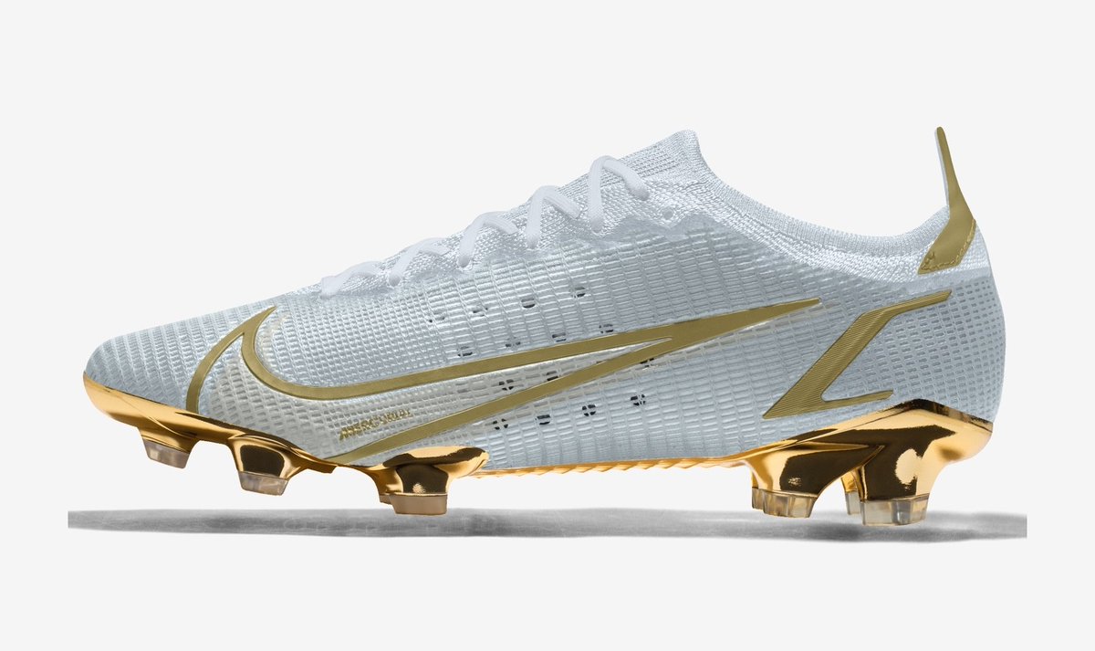 サッカースパイク Kohei Sblog ナイキ サッカースパイク マーキュリアルスーパーフライ8 マーキュリアル ヴェイパー14 Nike By Youのラインナップに追加 近日中にオーダー受付開始 T Co Iekxn5kcoq