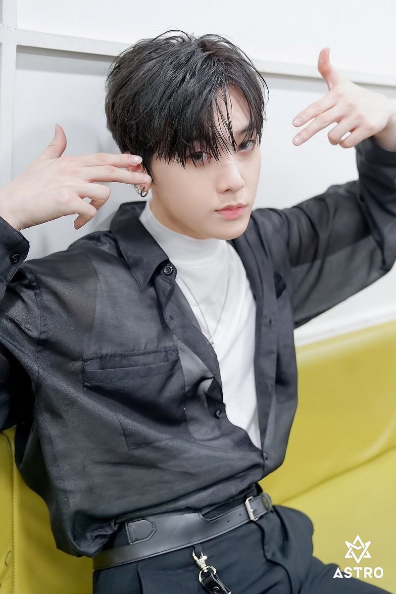 And when I say each member I mean it! Just look at them 