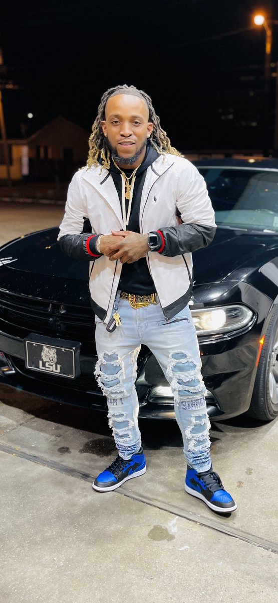 retrosmoove's tweet photo. No handouts, ionneven wnt ya 5🤚#TooShiesty🐍 https://t.co/R6GeEQh64W