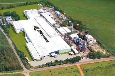 B) Stock maintenance - Jk tyres factoryல நான் ஒர்க் பண்றப்ப எங்களுக்கு சொல்ற முதல் விஷயம் 100% sales Forecasting. எதுக்காக அதை கேக்குறாங்கன்னா. அவங்க அதுக்கு தகுந்தாப்ல தான் டயர் புரோடக்ஷன் பண்ணணும். ஒரு தடவை நாங்க ஃபேக்டரி சேல்ஸ் மீட்டிங்ல இருக்குறப்ப.