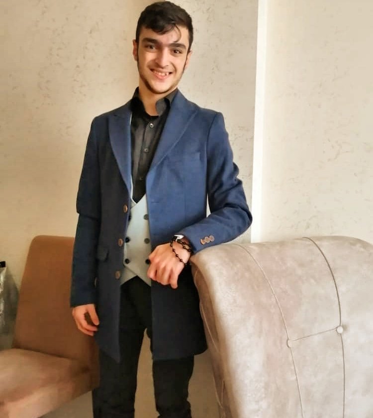 𝐋𝐢𝐝𝐞𝐫 𝐝𝐞𝐝𝐢𝐠̆𝐢𝐧 𝐨̈𝐧𝐝𝐞 𝐲𝐮̈𝐫𝐮̈𝐲𝐞𝐧 𝐝𝐞𝐠̆𝐢𝐥 𝐲𝐨𝐥 𝐠𝐨̈𝐬𝐭𝐞𝐫𝐞𝐧 𝐨𝐥𝐦𝐚𝐥𝐢𝐝𝐢𝐫.☝️🦁👑

#Türkiye #Istanbul #Azerbaycan #Bakü #Baki #MuratBakinski #Logo #Lider #liderlik #edho