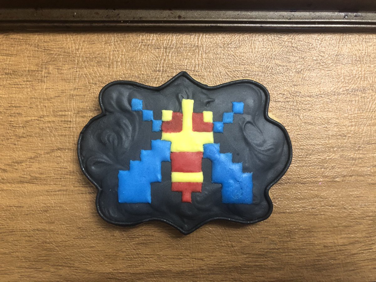 sgz102's tweet photo. #retrogames #royalicing #galaga #cookies https://t.co/Wasjxs9TDL