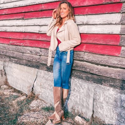 ChelseaRaeMusic's tweet photo. #NewProfilePic https://t.co/mmXujyCJL1