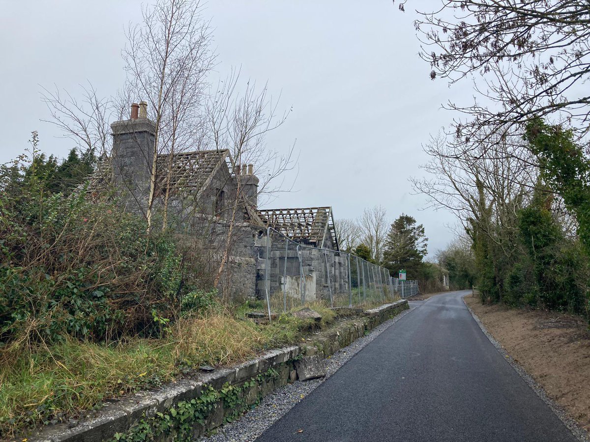 OrlaghC3's tweet photo. Walk on the recently resurfaced Great Southern Greenway. Luckily within 5k. #GreatSouthernGreenway #LimerickCouncil #WestLimerick #GreatSouthernTrail https://t.co/cF7GVCfiK0