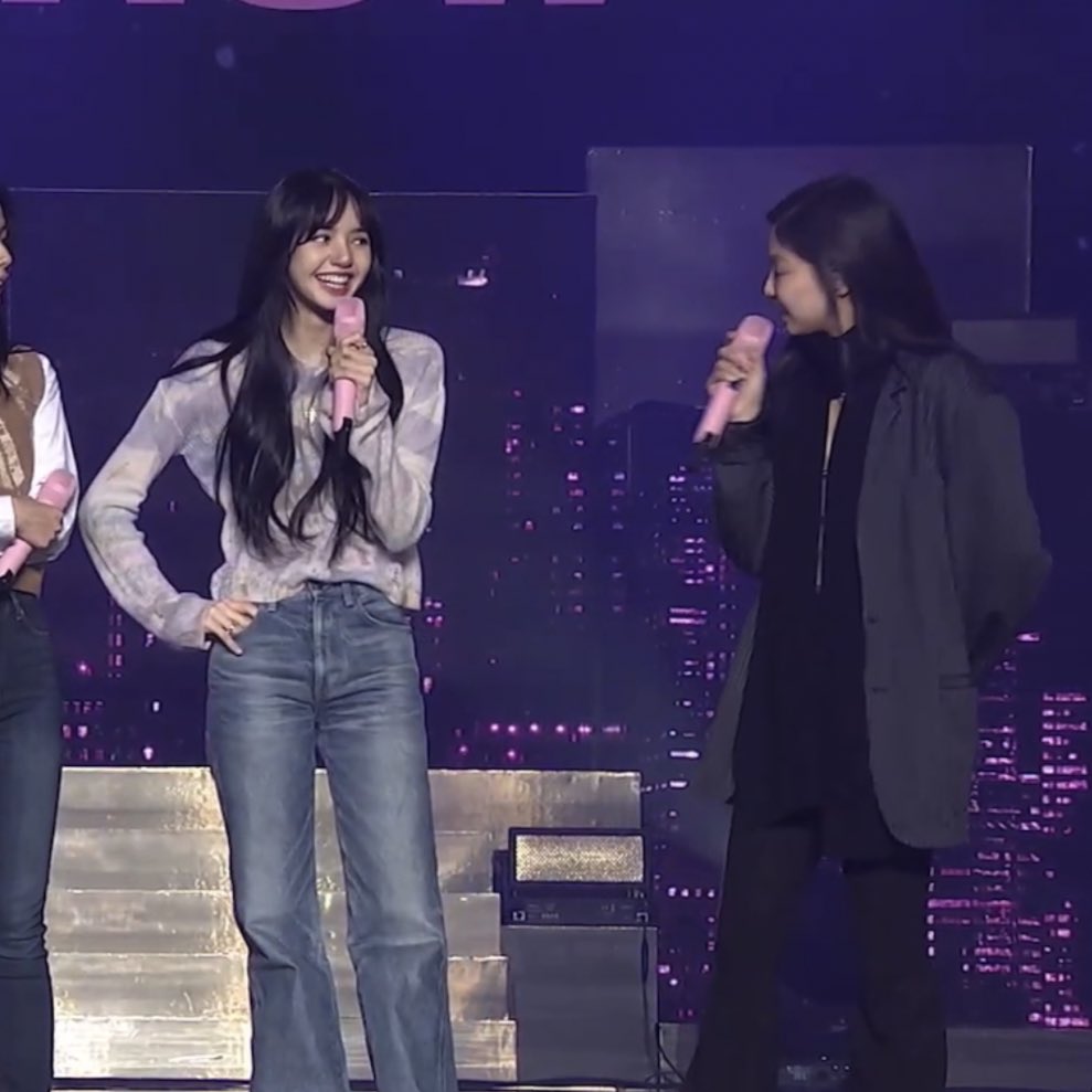 justyingg's tweet photo. มีคนเชื่อฟัง ดีจริงๆ
#jennie #lalisa #lisa
#SOUNDCHECK_THESHOW #jenlisa https://t.co/br4rt0OoCy
