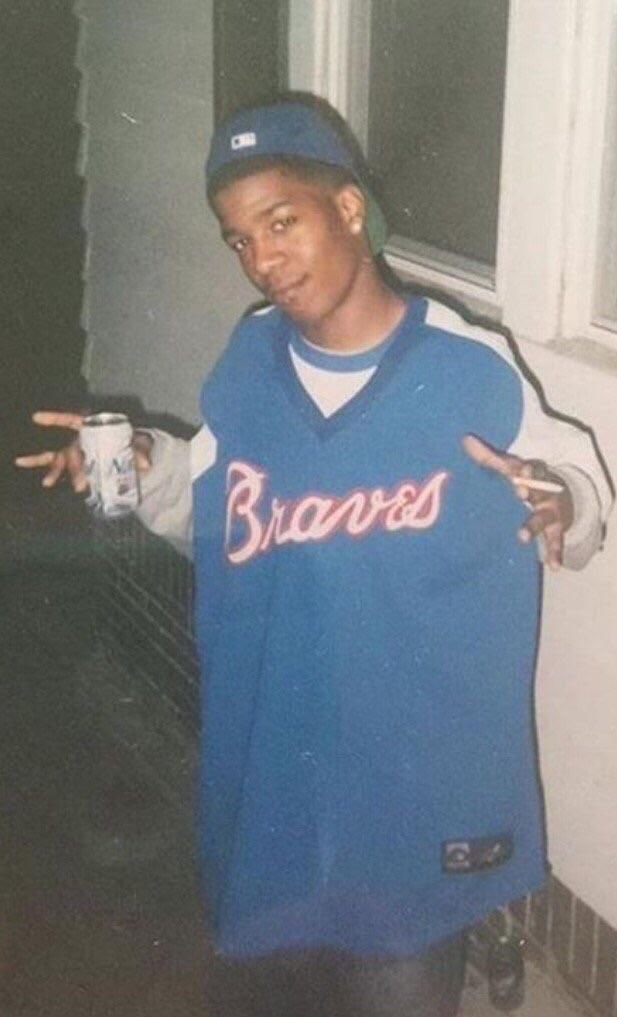 StartKid Cudi was born on January 30, 1984 in Cleveland, Ohio. He is the youngest of 4 children. His musical career started during his time in high school, being inspired by alternative hip hop groups like a tribe called quest. Although he didn’t take music very serious then.