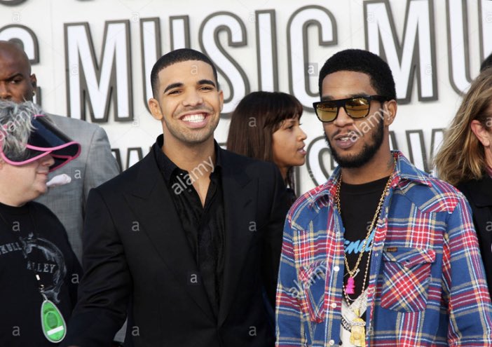 Musical awardsCudi has been nominated for 23 big awards- grammy’s (5)- American music awards (1)- BET (1)- BET hip hop (7)- beatport music (1)- MTV (6) - MTVU (1)- teen choice (1)- urban music (1)And won 4- grammy’s (2)- urban music (1)- beatport music (1)