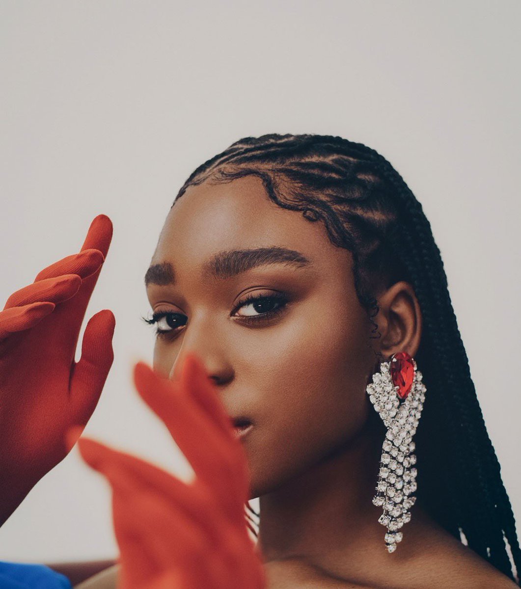Glimmer411's tweet photo. What do you call these braids? 🤔

Poll below 👇🏾 https://t.co/0ZN0dbeNpm