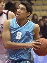 1997 Sudamericano en Velezuela. 
Argentina: L.Villar,R.Wolkowyski;D.Osella,E,De la Fuente; L.Victoriano;A.Montecchia;H.Sconochini;G.Fernández; D.Farabello;M.Nóbile;G.Díaz,F.Oberto DT J.Lamas.  
1997 Sud (20 Jun) Ecuador vs Argentina  youtube.com/watch?v=wZSZAL…