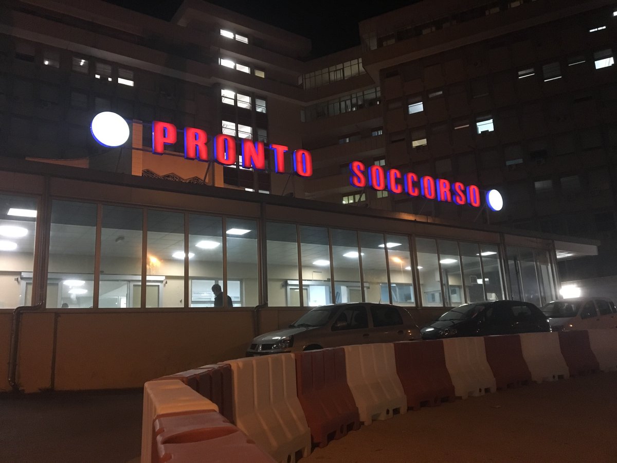 robertagrima's tweet photo. "tutto lo sconcerto, la vergogna e la tristezza che ieri ho provato durante la mia guardia..."  dottore ospedale Lecce

https://t.co/eFNLIph91J

#prontosoccorso #COVID19 https://t.co/6lCcMWLxh9
