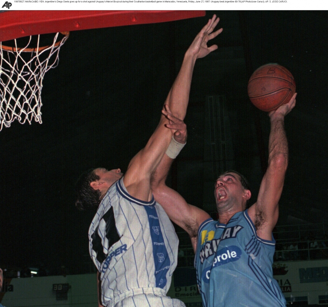 1997 Sudamericano de Mayores en Maracaibo
1997 Sud (22 Jun) Chile vs Argentina youtube.com/watch?v=-iHLia… 
1997 Sud (23 Jun) Peru vs Argentina youtube.com/watch?v=ognQYS… 
1997 Sud (27 Jun) Uruguay vs Argentina youtube.com/watch?v=u8U6mx…