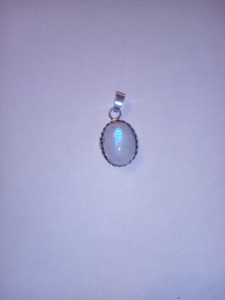 margueritesuk's tweet photo. Raimbow moonstone https://t.co/NEUwWhVhbk