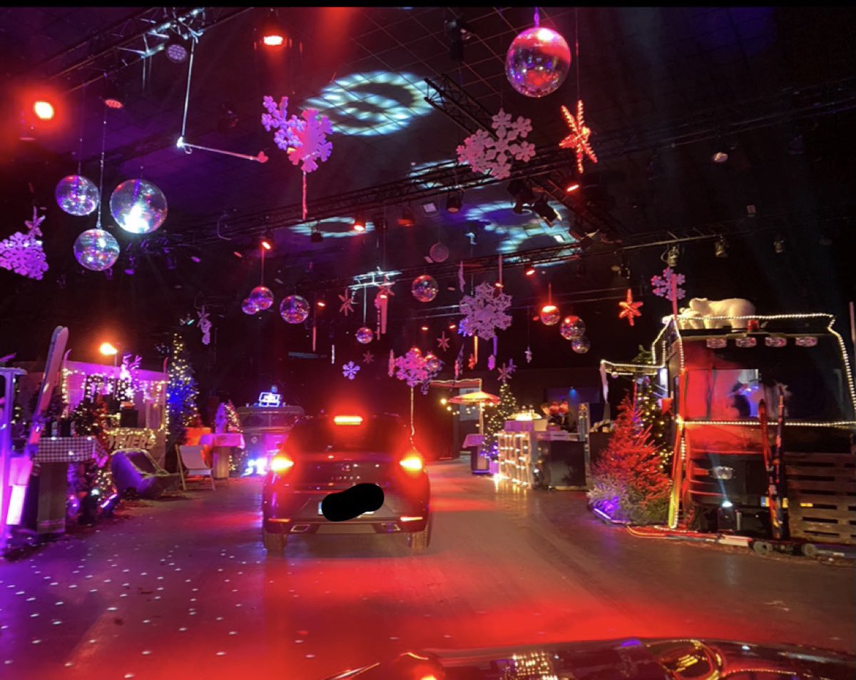 Belevenishamburgers met spectaculaire friet gegeten bij de #BurgerExperience <a href="/Brothersbunnik/">Brothers</a> <a href="/Meneersmakers/">Meneersmakers</a>