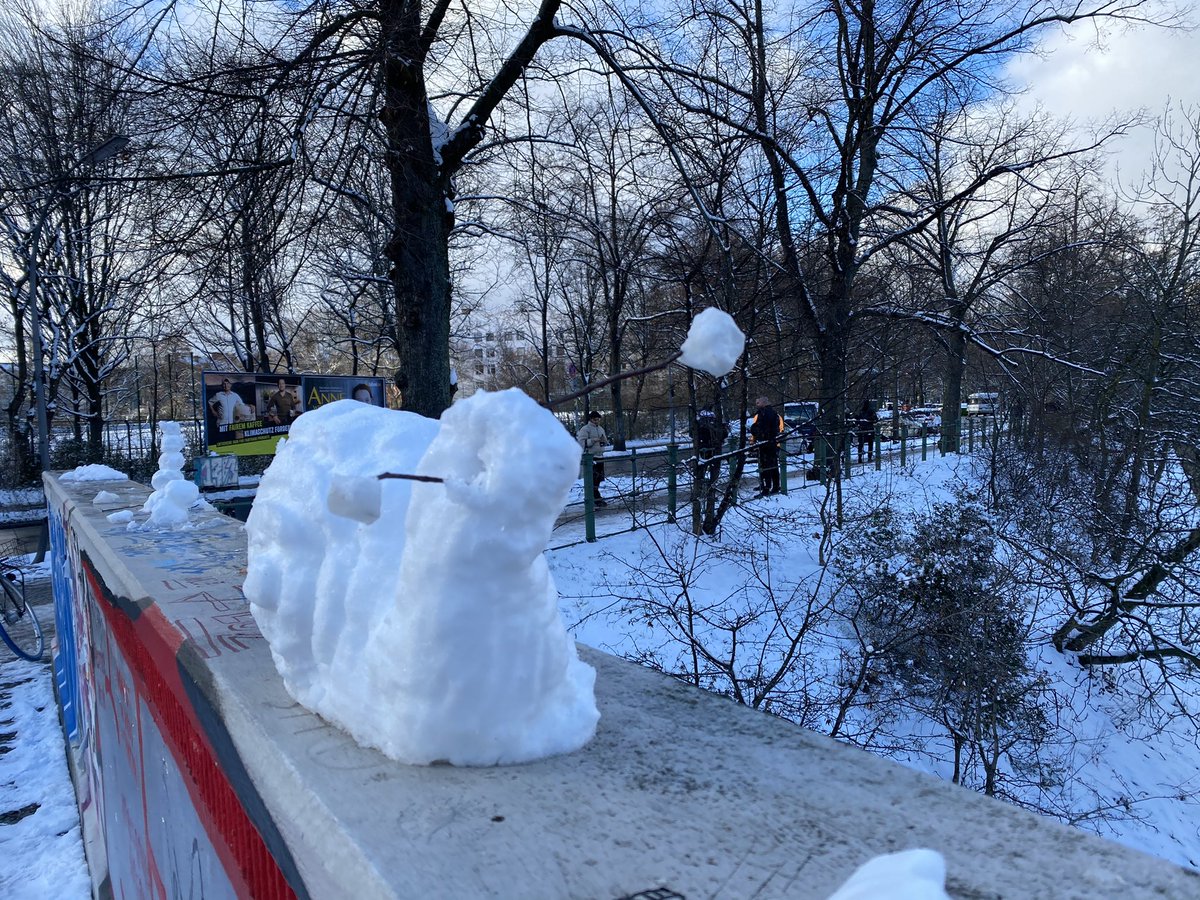 Snow snail w a celebrity in the background... wait for it...