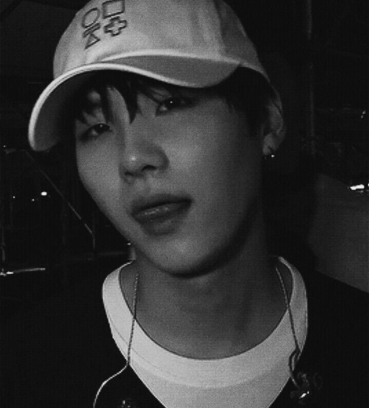 how to make your twitter an achromatic colour; a dangerous thread