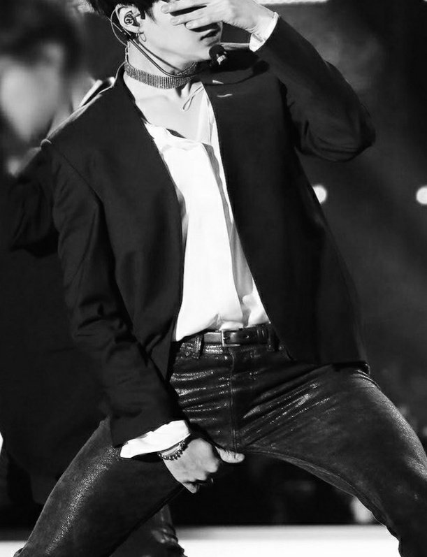 how to make your twitter an achromatic colour; a dangerous thread