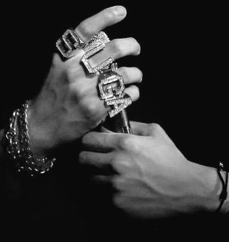 how to make your twitter an achromatic colour; a dangerous thread