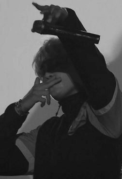 how to make your twitter an achromatic colour; a dangerous thread