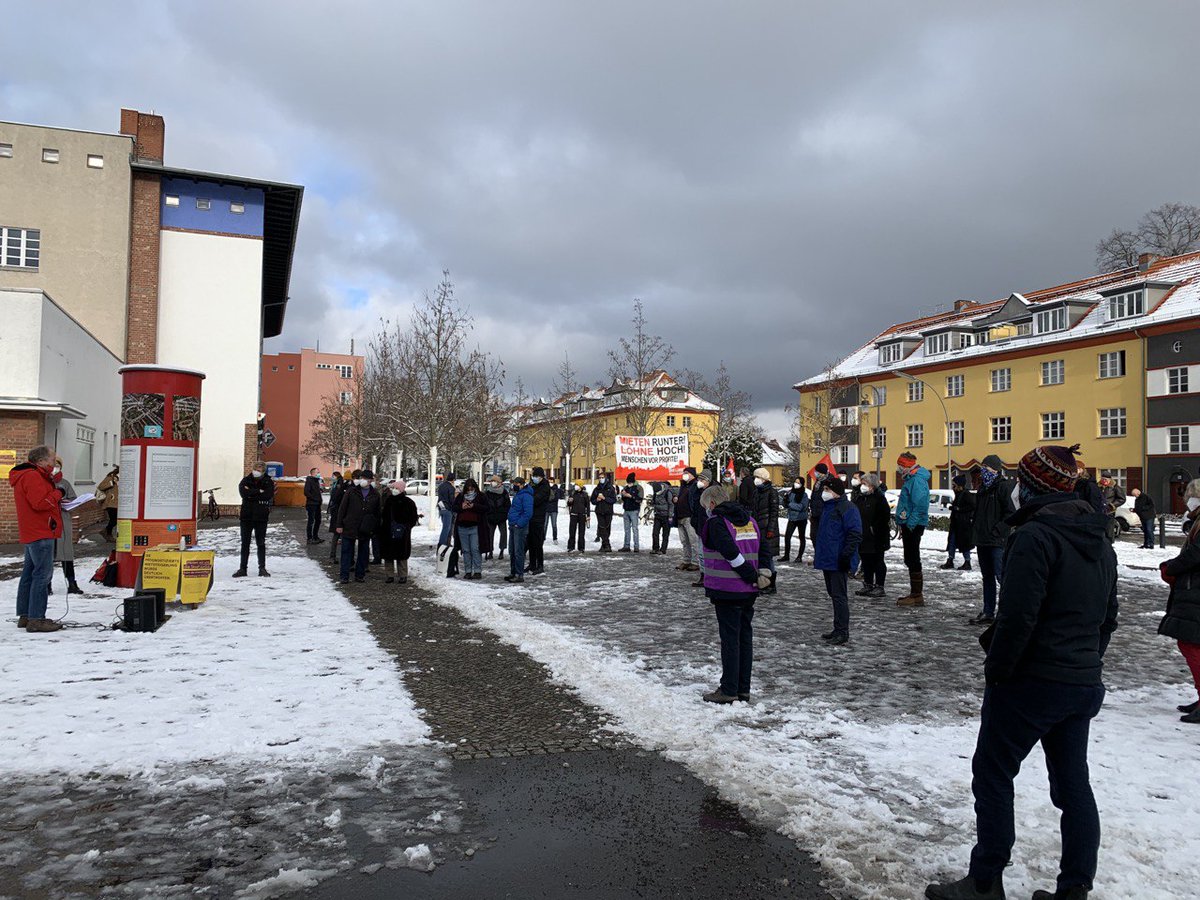 kälteresistent &amp; wärmegedämmt für die #enteignung: schöne aktion heute im neuköllner süden von <a href="/dwenteignen/">Deutsche Wohnen & Co Enteignen</a>.