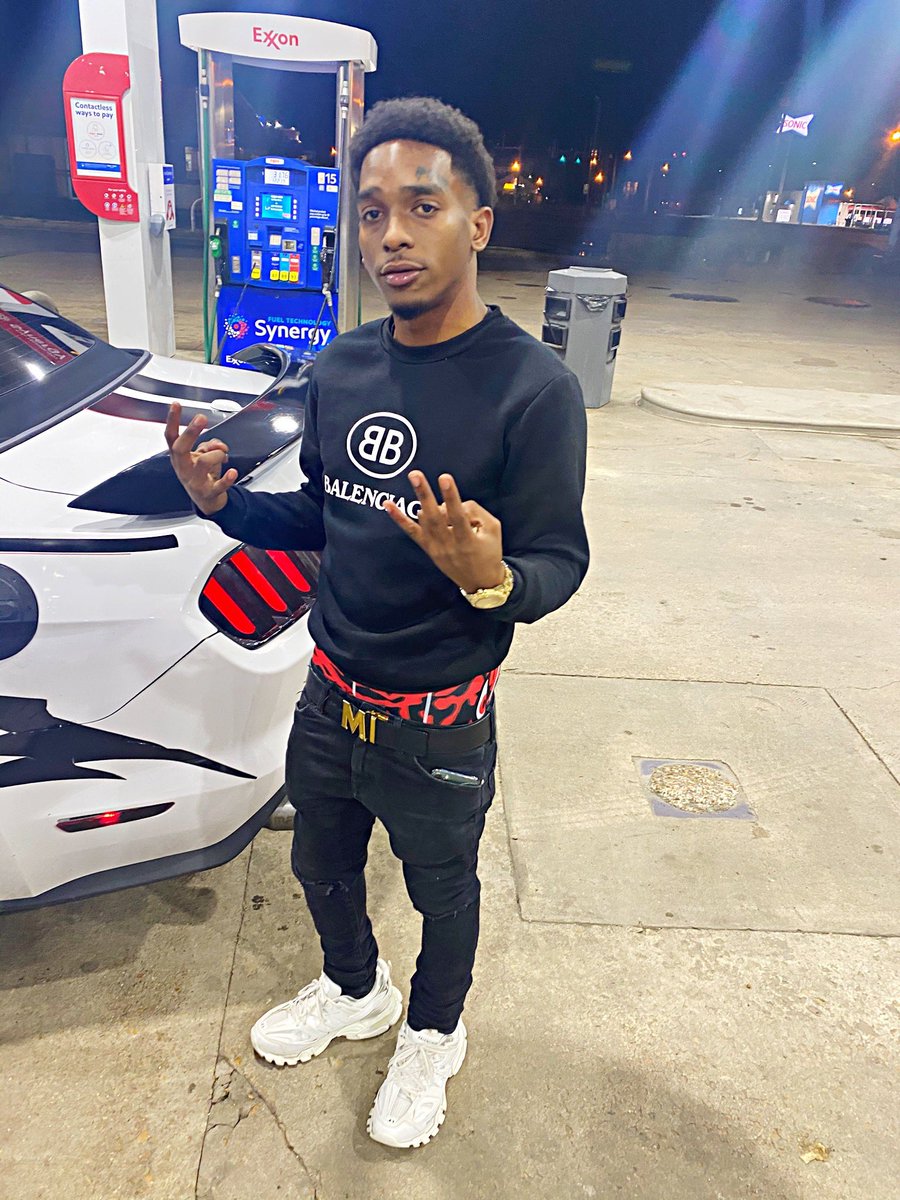 vmuney_55's tweet photo. Ima Young Rich Nigga💰 I’m Living Too Fast👹 , Reckless Lil Nigga🌪 I’m Showing My Ass❗️👻 https://t.co/DxidGSS7u8