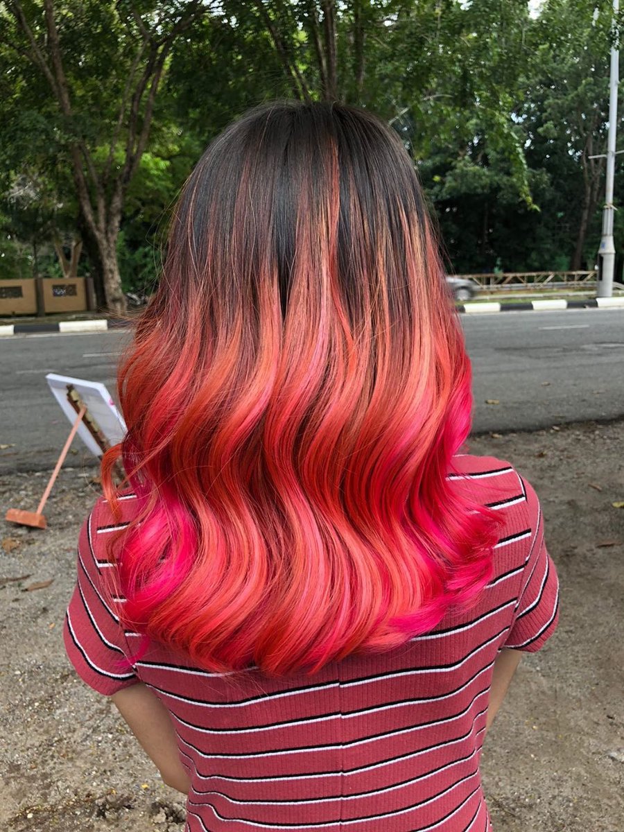 Rambut I dah bleach banyaaaaak kali. And berulang kali soalan yang orang akan tanya i is - "susah tak nak jaga rambut yang dah bleach?"Tak susah kalau ada these treatment products yang i rasa i cannot live without.