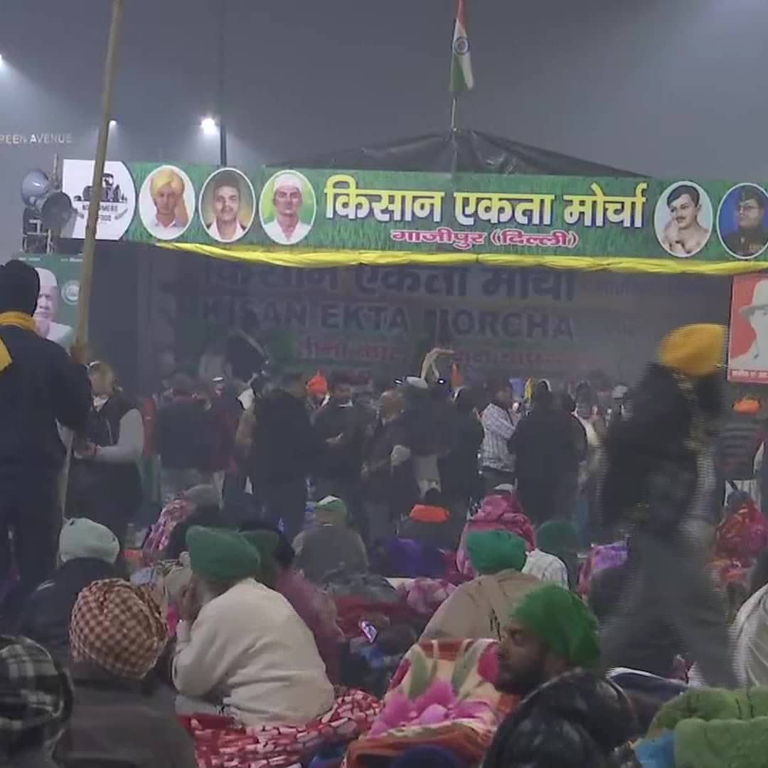 kisancommunity's tweet photo. जिस आंदोलन को ख़त्म करने का षड्यंत्र भाजपा और गोदी मीडिया ने रच दिया था...! उसी किसान आंदोलन में @RakeshTikaitBKU जी ने एक ही झटके में जान फूँक दी है..! राकेश टिकैत को क्रांतिकारी सलाम..!

#राकेश_टिकैत_किसानों_की_आवाज_है
@sushant_says @DhillonVijay @boxervijender https://t.co/IF1sdwf2dI