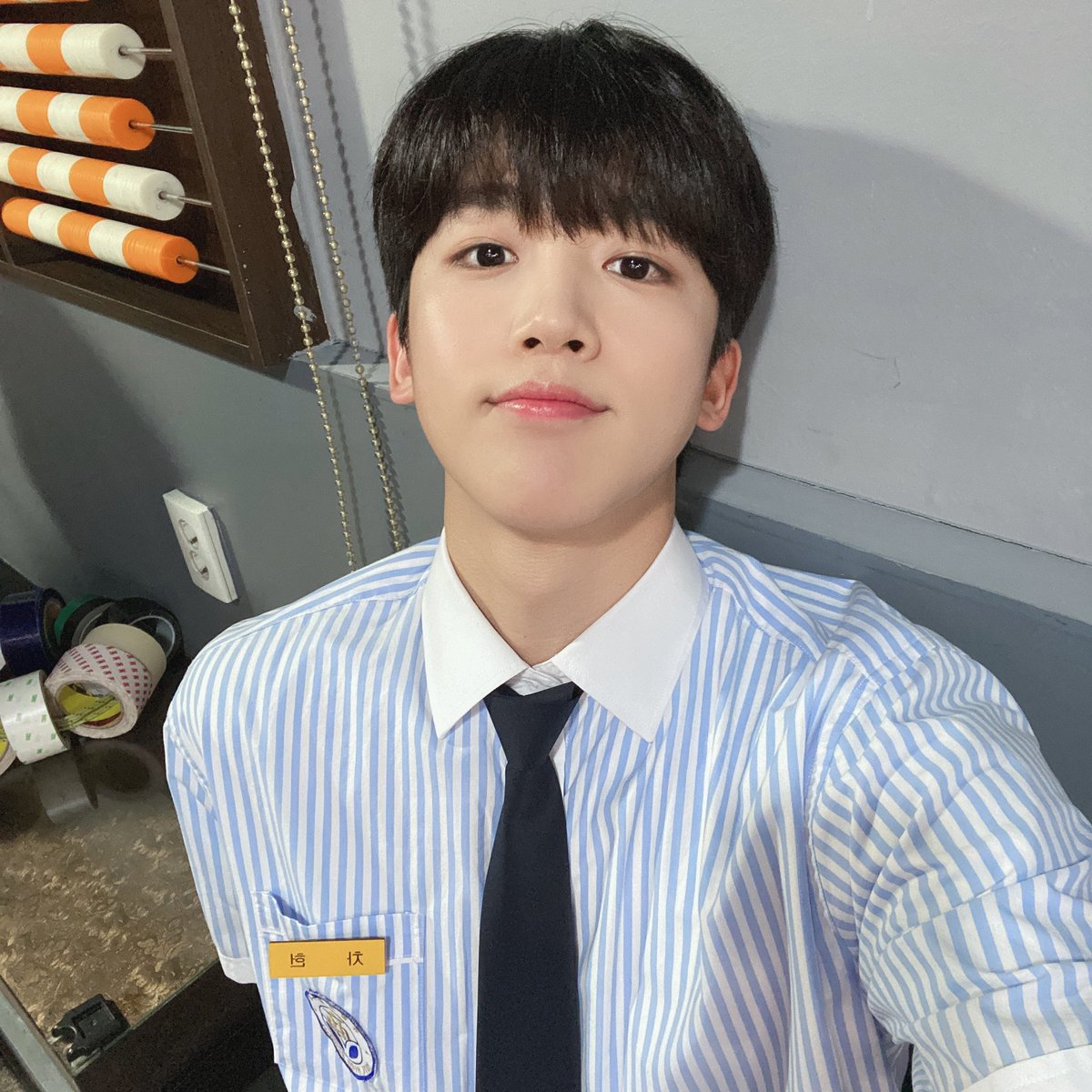 WEi__Official's tweet photo. 말랑새싹🌱 요한이의 드라마 첫 촬영 현장🎬 

https://t.co/HkuBNft0Mu

당구장을 다 접수할 듯한 눈빛을 보여준 헌이와 2월에 만나요☀️

#위아이 #WEi #김요한 #KIMYOHAN #아름다웠던우리에게 https://t.co/F0o0CcsqbD