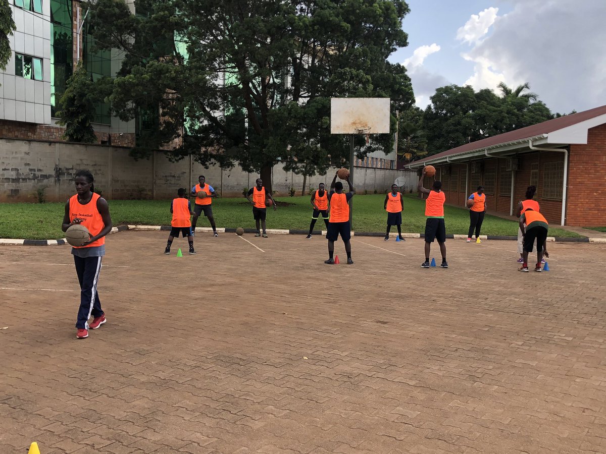 KingsAcademyUg's tweet photo. Weekend Practice session with the #FuturePros 🏀 https://t.co/1q8yqjSidr