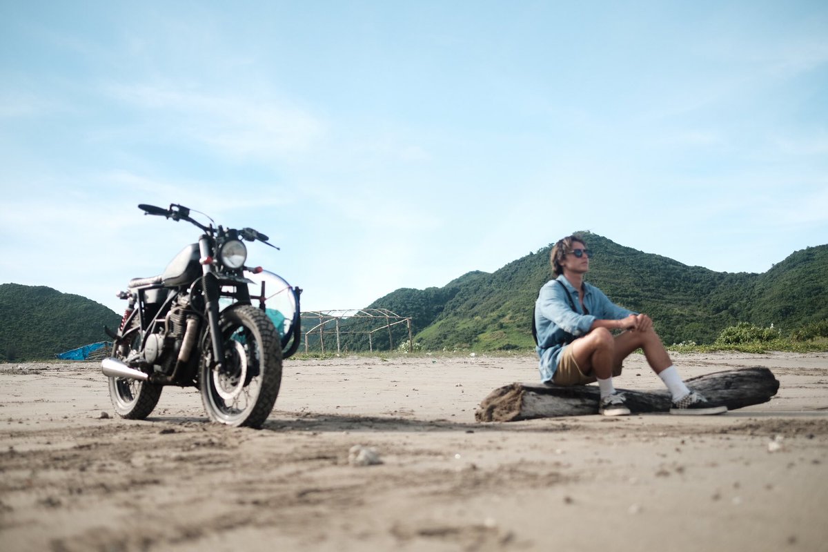 febrianmarcel's tweet photo. Lupa nama pantainya apa, karena bukan tujuan wisata. Tidak sengaja nemu, karena saat itu hampir semua pantai di Lombok mulai padat dengan warung kaki lima.

#lombok
#lupajalan
#jalanjalan https://t.co/deO3xJe9Mc