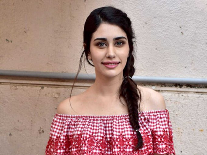 ntr, trivikram, ntr 30, ntr next movie, ntr 30 latest update, ntr and trivikram movie update, bollywood heroine in ntr 30, bollywood heroine in trivikram movie, love yatri heroine in ntr 30, bollywood heroine warina hussain, warina hussain entry into tollywood, tollywood, telugu movie news, త్రివిక్రమ్, ఎన్టీఆర్, ఎన్టీఆర్ 30,