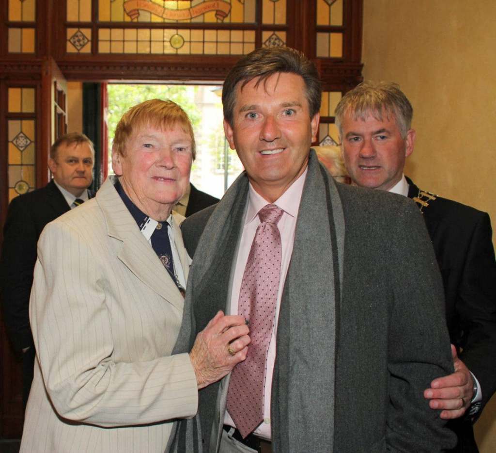 Daniel O'Donnell and Celtic pay tributes at funeral of Máire Rua