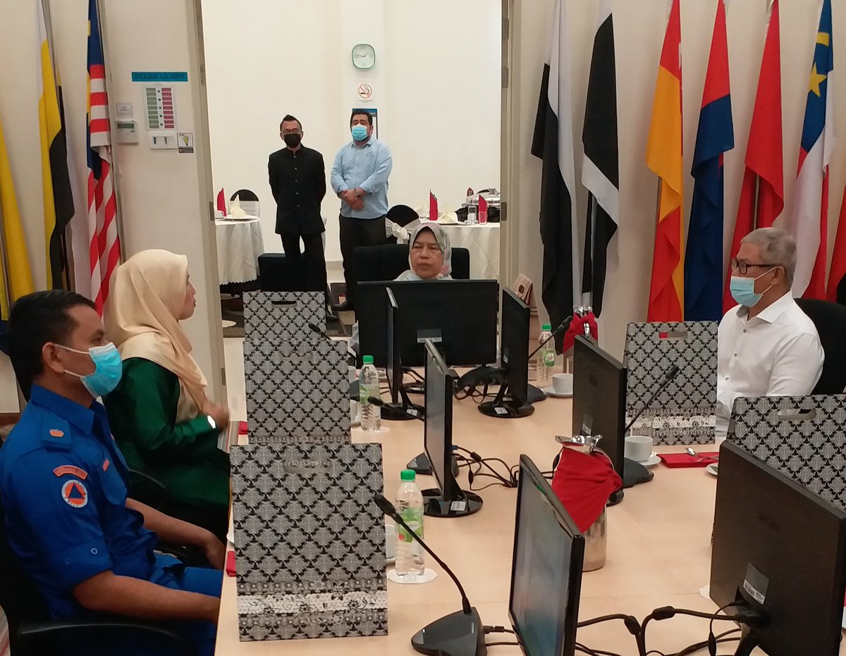 KP_bombaJBPM's tweet photo. 30.1.2021 : Mengiringi YB Puan Hjh Zuraida Kamaruddin, Menteri Perumahan dan Kerajaan Tempatan melawat ke kampus i-KPKT hari ini. https://t.co/QYdpxa6TeK