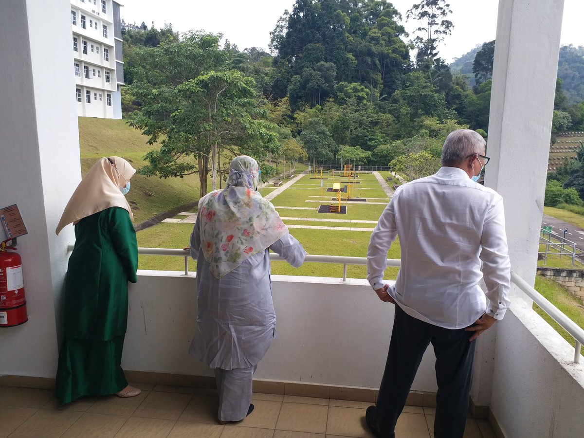 KP_bombaJBPM's tweet photo. 30.1.2021 : Mengiringi YB Puan Hjh Zuraida Kamaruddin, Menteri Perumahan dan Kerajaan Tempatan melawat ke kampus i-KPKT hari ini. https://t.co/QYdpxa6TeK