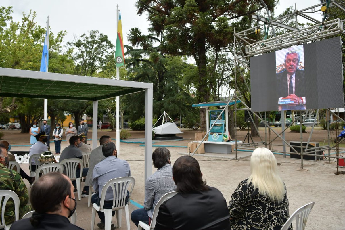 Andreswatsonok's tweet photo. Hoy los varelenses cumplimos 130 años de nuestro querido distrito. Nos toca celebrarlo en un año atípico,  pero estamos más unidos que nunca con el mismo compromiso de seguir construyendo juntos el distrito que nos merecemos. 
¡Feliz aniversario vecinos y vecinas! 

#VarelaCumple https://t.co/8gkFnFvNPh