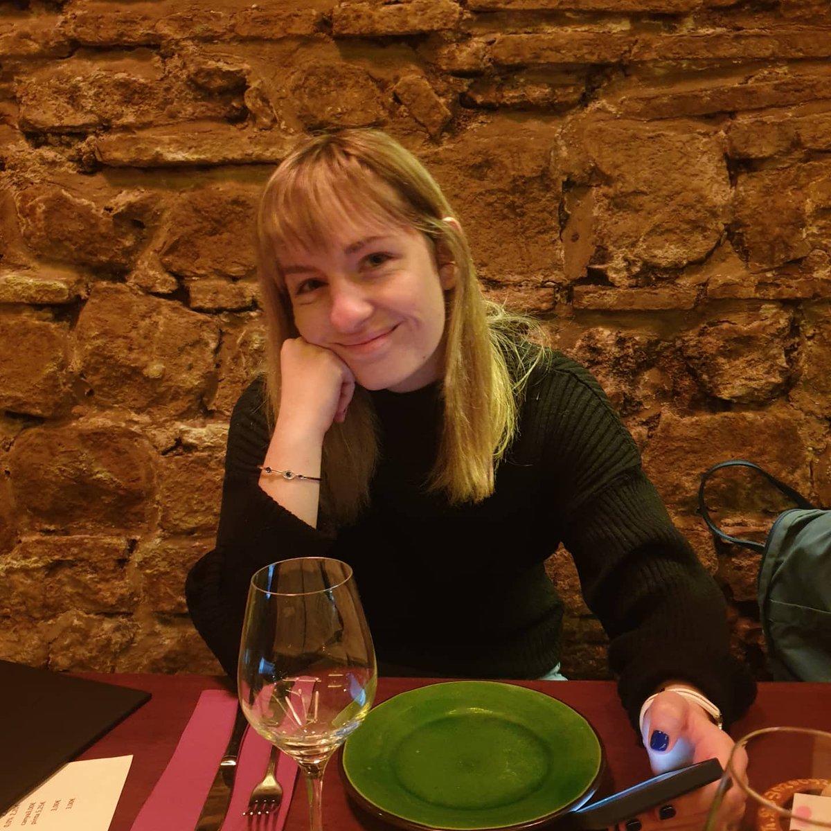 Rincewindcat's tweet photo. Aturem per un moment la campanya i tornem a @lavinadelcall, dels millors llocs de Barcelona. @itsjuliaolive https://t.co/NKISTNQX9Y