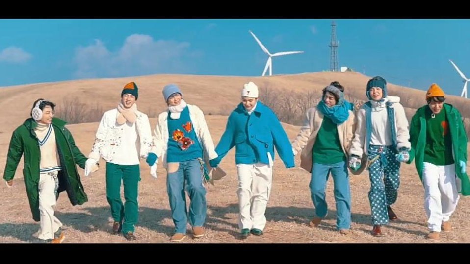 Eternal_army11's tweet photo. #BTSWinterPackage2021 #BTSARMY #BTS_twt #btsfanart #BTS_BE #BTSdiTokopediaWIB #BTSwithARMY #V #SUGA #JIMIN #JIN #JUNGKOOK #RM #JHOPE https://t.co/5C7SHUQELR
