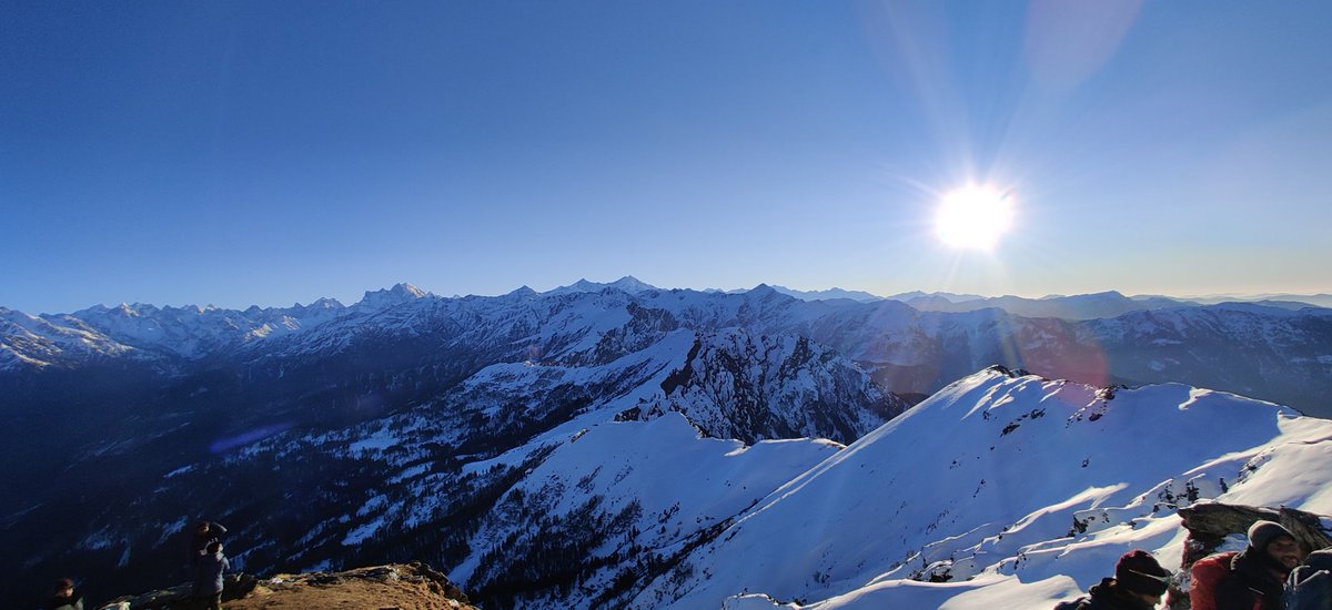 shivamagrawal98's tweet photo. I'm a boy who lives in Katni, M.P. conquered this Kedarkantha Peak.
Promoting trekking and tourism at 12500 feet. 
@CollectorKatni @JansamparkK 
Nothing went as planned but I still managed to climb the summitbat -13°C. This trek taught me a lot of things. 
#KedarkanthaTrek https://t.co/hdEMSMdQzU