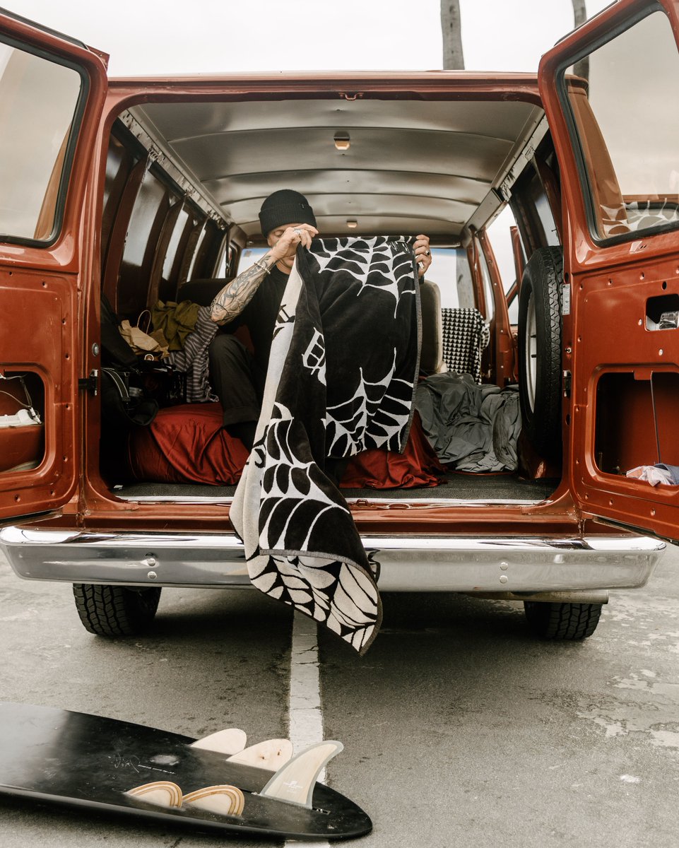 Pre session with Chippa and his signature 'Keep Off' Premium Woven Towel 🕷
#TheArtOfDryingOff