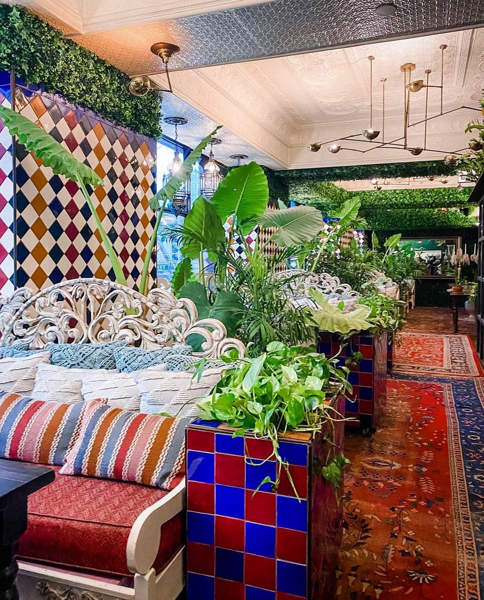 Winter outside, summer inside 🌿

photo: @_selinasss_