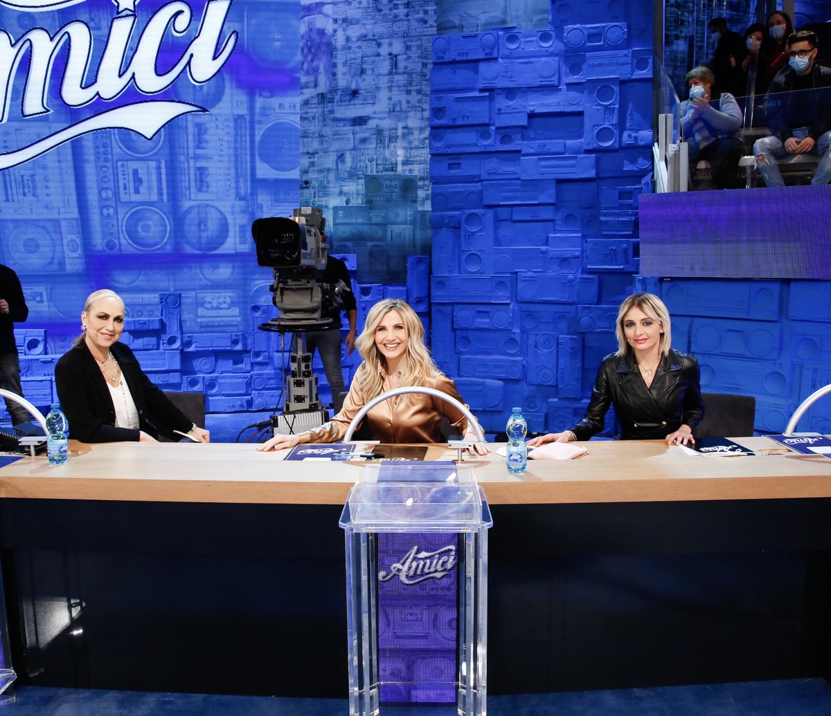 È appena finita la decima puntata: in attesa della prova esterna di Rosa con il coreografo Thomas Signorelli, cosa pensate della puntata? <a href="/AmiciUfficiale/">Amici Ufficiale</a> #Amici20