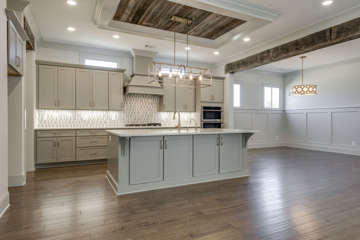 stephens_valley's tweet photo. There's a certain rustic charm about wooden beams and accents that is so hard to resist...especially in a combined kitchen and living area! https://t.co/e6Lrw3wiQV