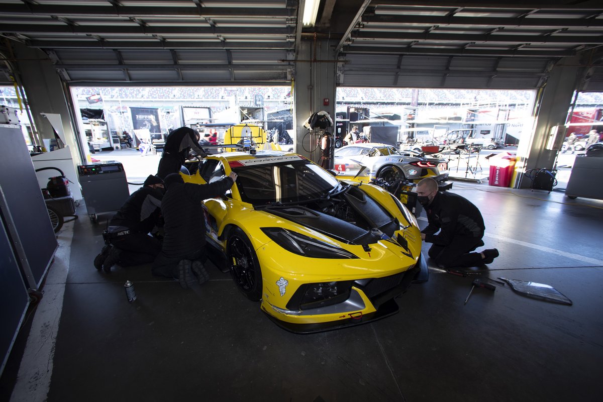 CorvetteRacing's tweet photo. It's raceday! Or should we say racedays? Regardless, finishing touches are put on these mid-engine beasts and everyone is ready! Let's chase those watches! #Corvette #C8R #Rolex24 #IMSA #GTLM https://t.co/85EJOduhUG