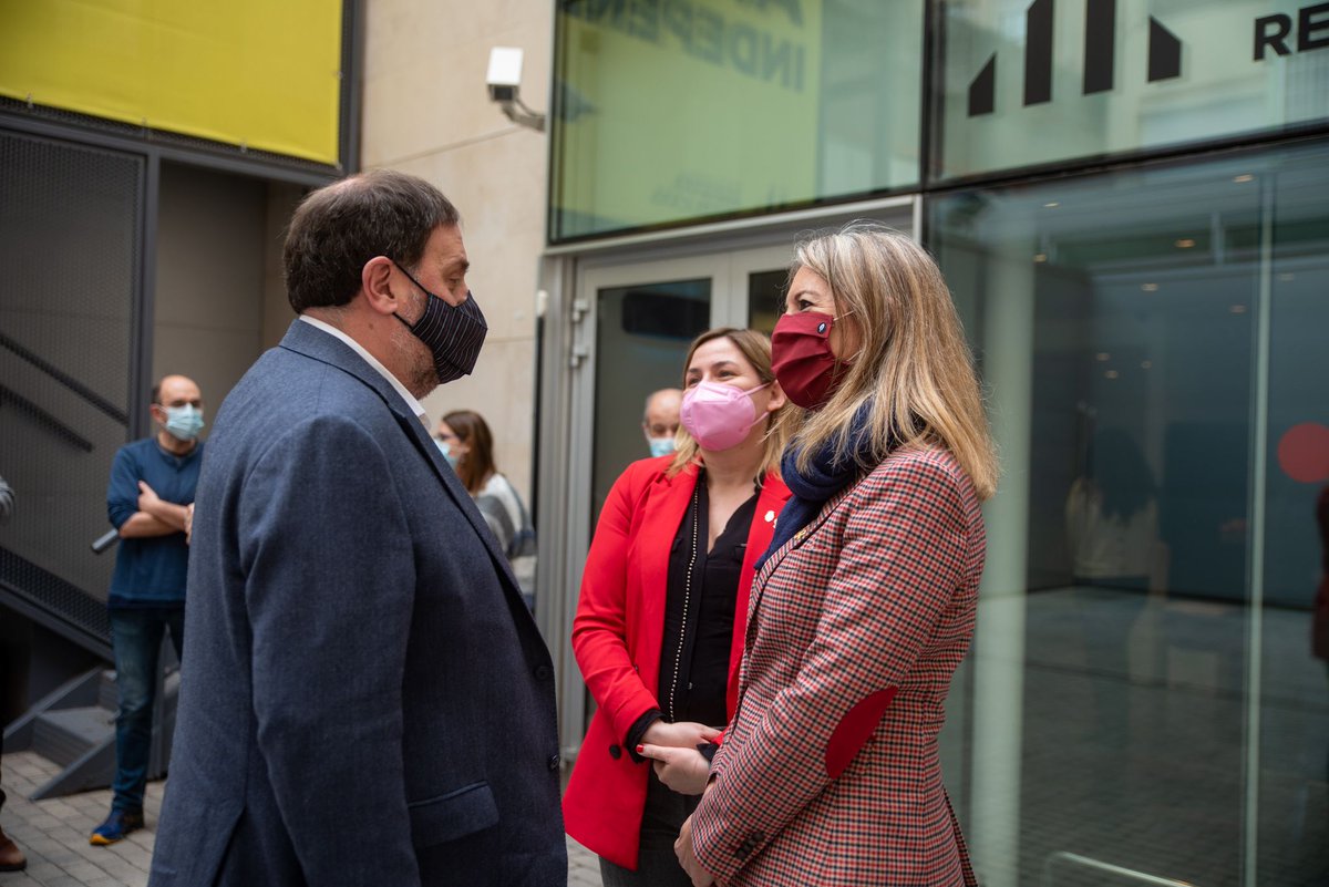 ERCmunicipal's tweet photo. 📰 [NOTÍCIA] El municipalisme republicà aporta tota la seva força a la via àmplia a la independència.

🗣️ @perearagones: "És cabdal que la marea republicana que va tenyir de groc els ajuntaments arribi a la Generalitat". 

#AlCostatDeLaGent

https://t.co/g2TSkOxwvF https://t.co/Rotlo4ehc3