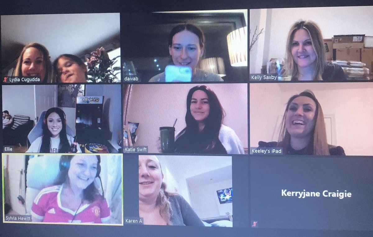 Suzie_Poker's tweet photo. WOW.... ๐คฉ๐ฅ๐ฅณ๐Absolutely spoilt rotten!!!!! More lovely surprises after receiving an amazing surprise fun Zoom call last night from these fabulous ladies..! ๐ฅฐโค๏ธ๐๐ xxx #PokerLadies #WomensPoker #Poker #FlipLadies #PokerCommunity #BirthdayTreats https://t.co/XuijQLfjkj