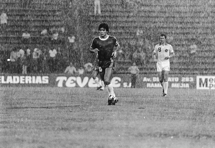 FOTOS HISTORICAS O CHULAS DE FUTBOL - Página 4 Es_bNhhW8AYUveh?format=jpg&name=900x900