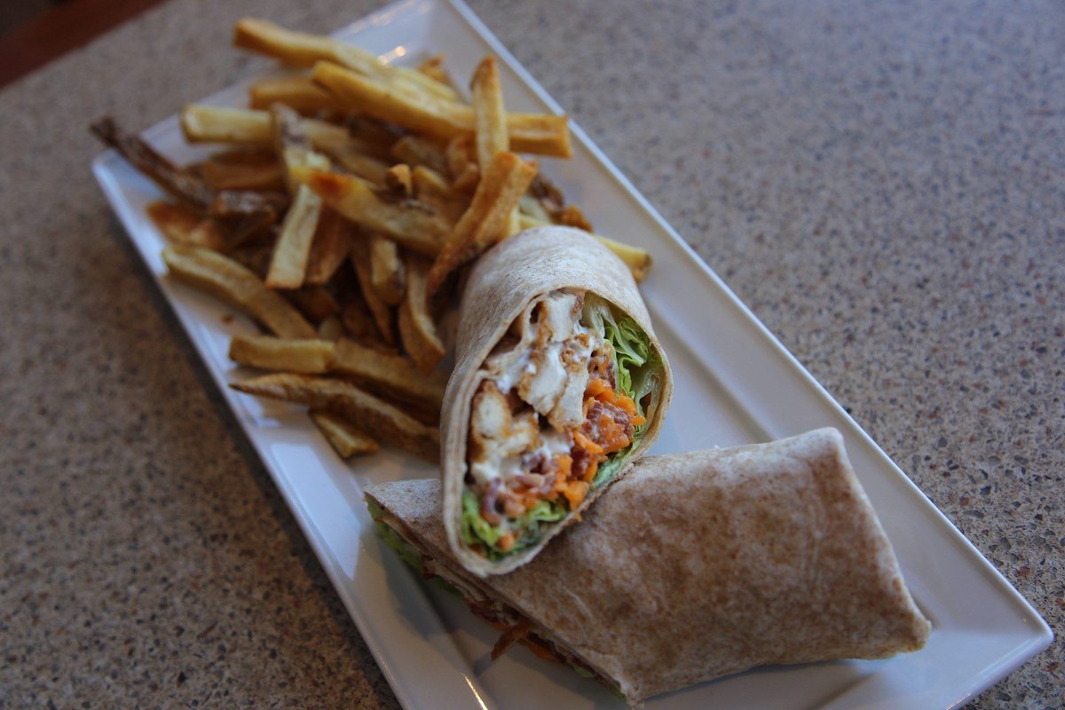 We're open from 4-7pm for takeout! 10% of all sales will be donated in support of the Bracebridge Manna Food Bank. 

Menu ➡️ southmuskoka.com/dine/

Call 705-645-4221 to order.

#EatLocal #SupportLocal