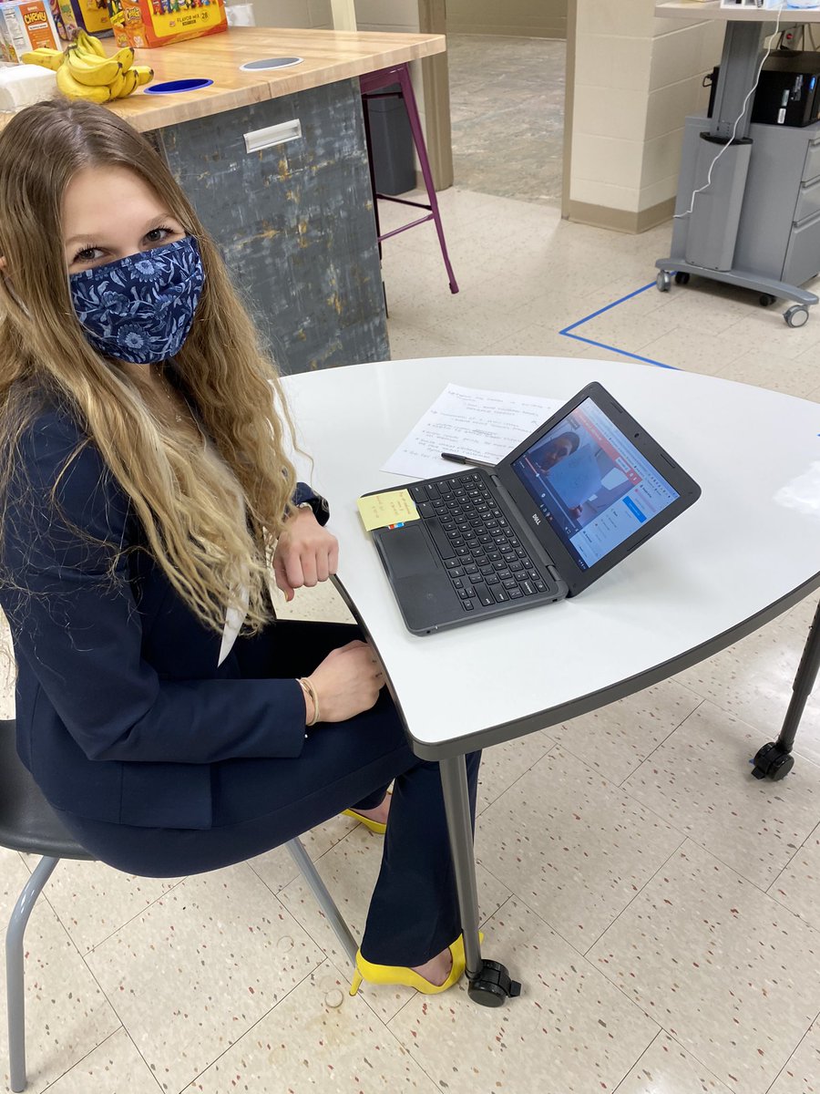 MrsNaymik's tweet photo. The DECA district competition looked a little different this year, but we still brought our A game. So proud of these students for overcoming every obstacle. Stay tuned for results in the coming weeks! 💎 #DECA #wearestrongsville https://t.co/gYZvDg0moe