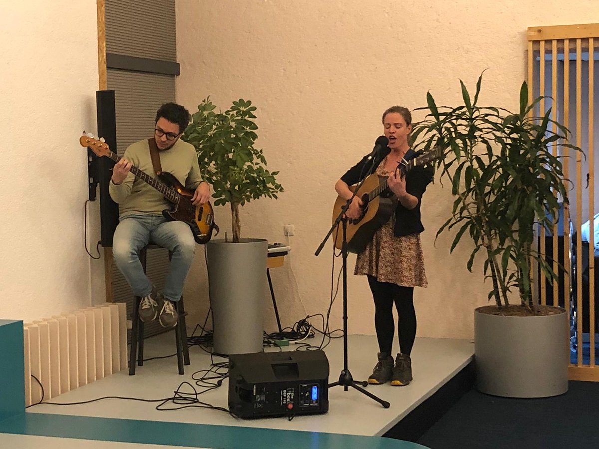 muzikale inspiratie van PS theater bij inspirerende brainstorm over nieuwe invulling van V&amp;D pand voor en door Leidenaren #Leiden #burgerinitiatieven #ondernemerschap